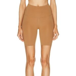 Varley Lets Move Short in Golden Bronze